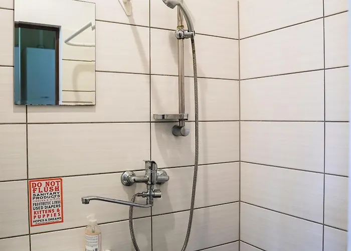 Cozy In The Center Of *